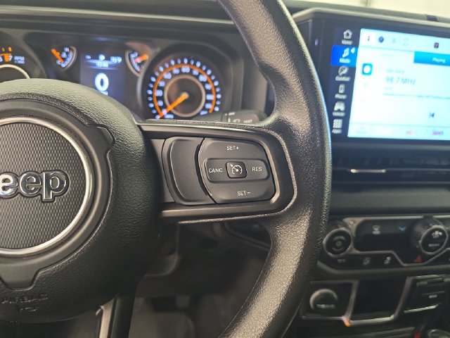 Used 2024 Jeep Gladiator Sport AWD/4WD image 31