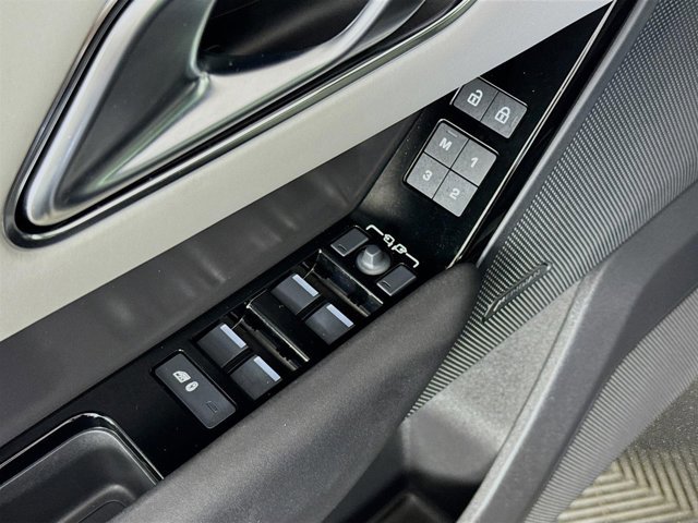 Used 2026 Land Rover Range Rover Velar S image 20