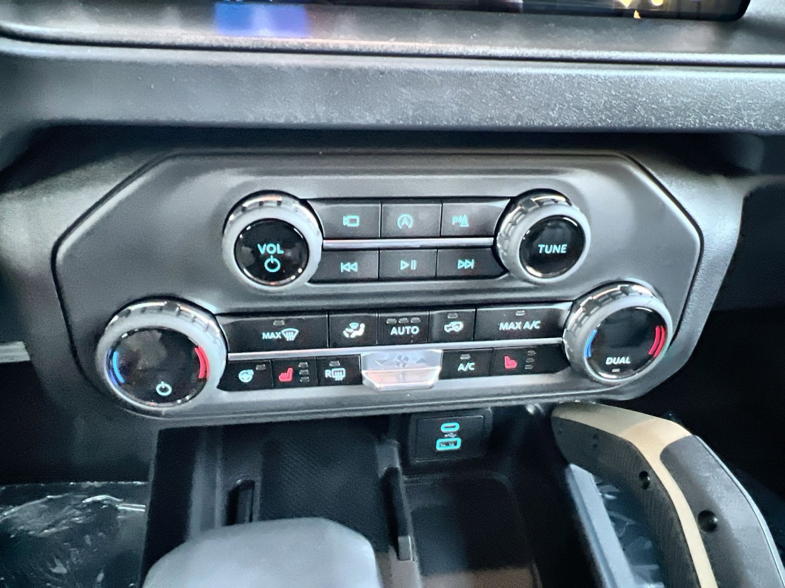 New 2025 Ford Bronco Badlands image 21