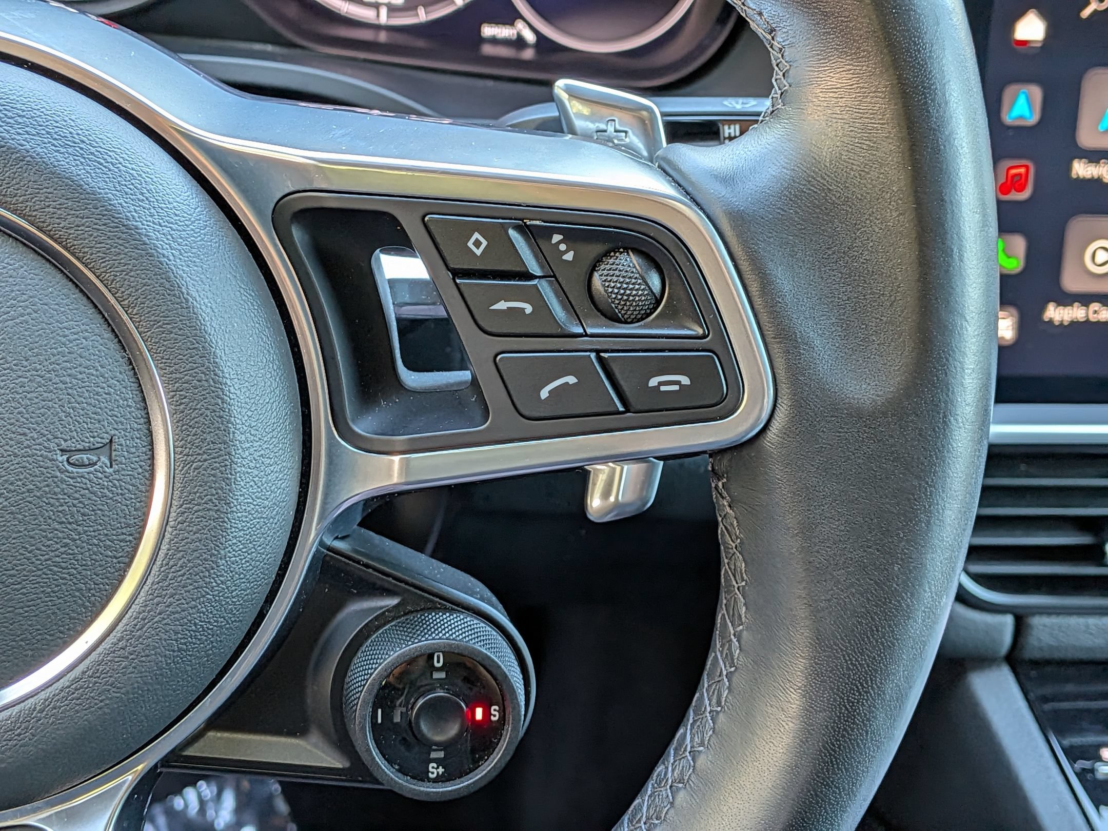 Certified 2023 Porsche Cayenne Platinum Edition AWD/4WD image 10
