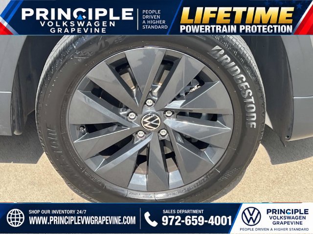 Used 2023 Volkswagen Taos S w/ Driver Assistance Package FWD image 3
