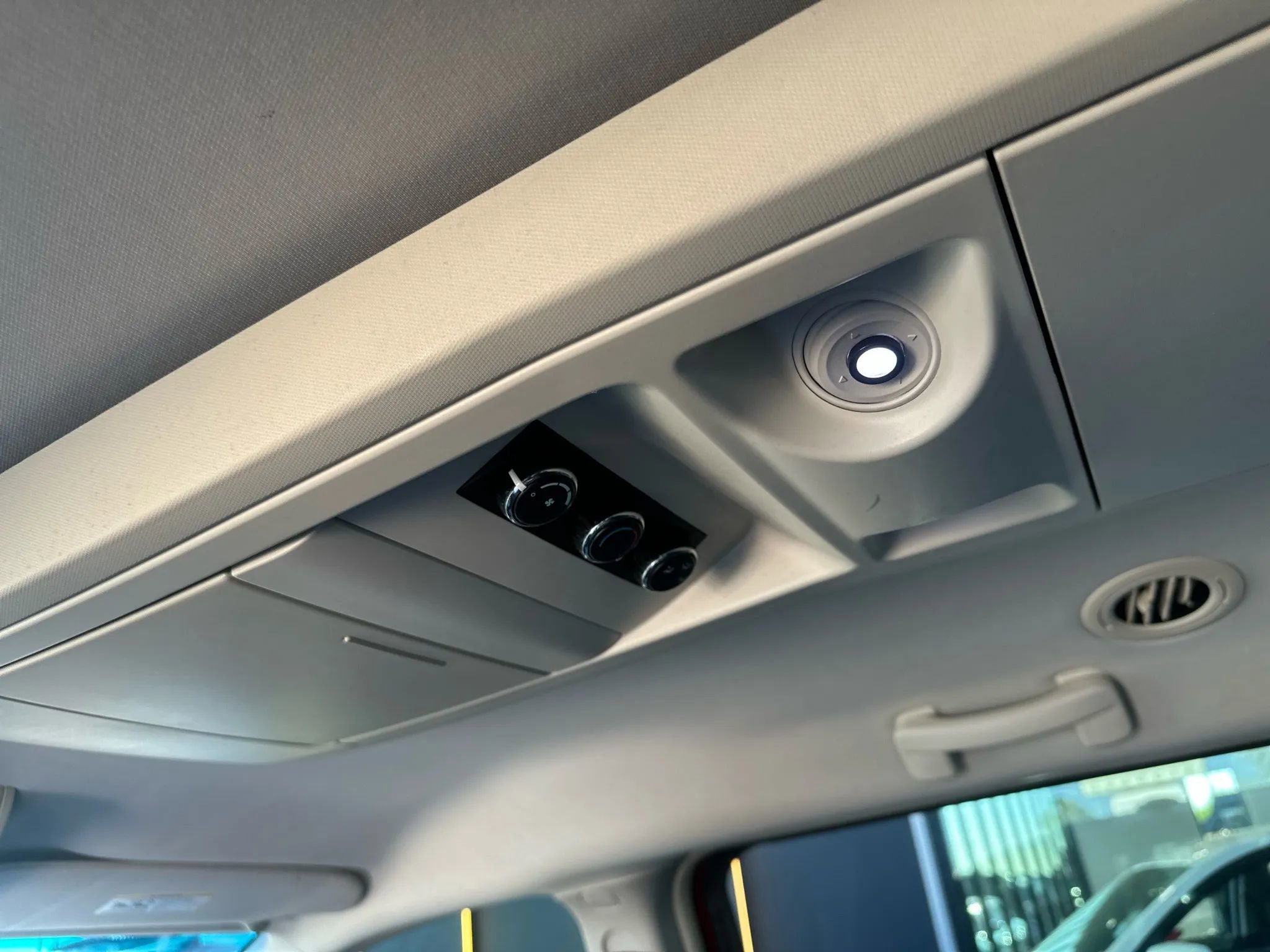 Used 2009 Chrysler Town & Country Touring image 24