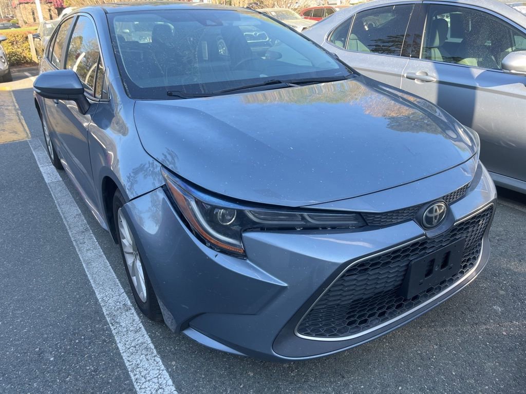 Used 2020 Toyota Corolla XLE image 1