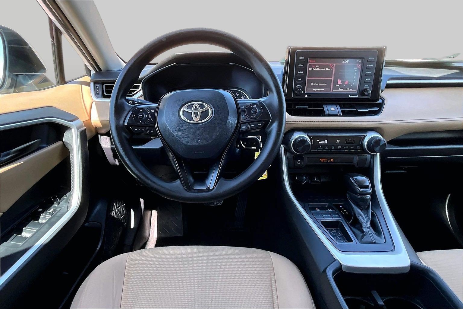 Used 2022 Toyota RAV4 LE FWD image 5