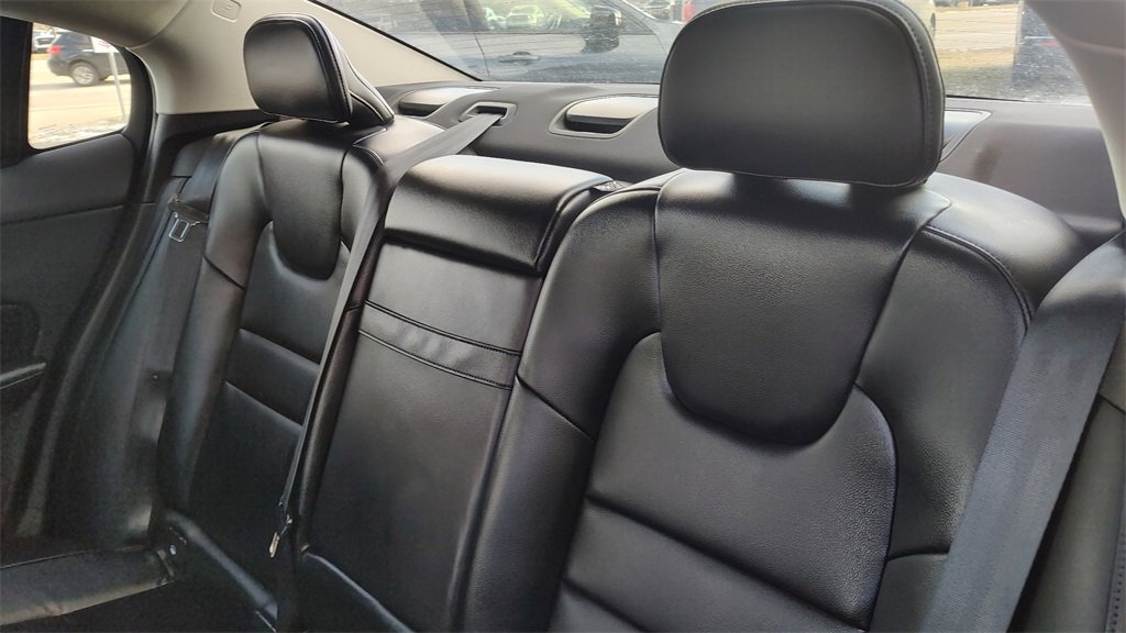 Certified 2023 Volvo S60 B5 Core w/ Climate Package image 26