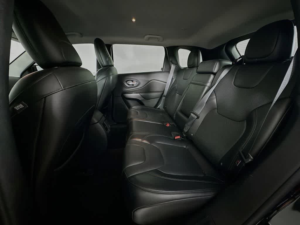 Used 2019 Jeep Cherokee Limited AWD/4WD image 13