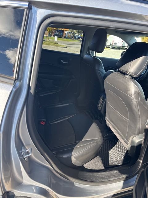Used 2019 Jeep Compass Latitude w/ Popular Equipment Group image 10