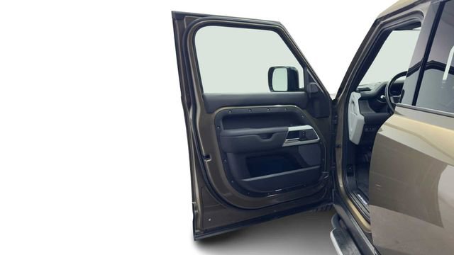 Used 2021 Land Rover Defender 110 X-Dynamic SE AWD/4WD image 10