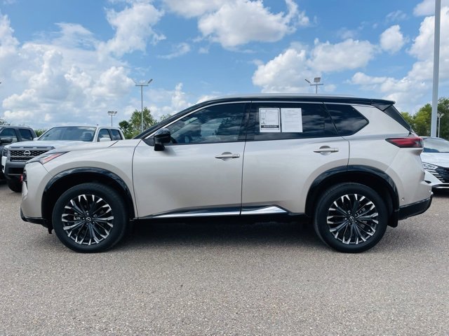 Used 2024 Nissan Rogue Platinum w/ Platinum Premium Package image 4