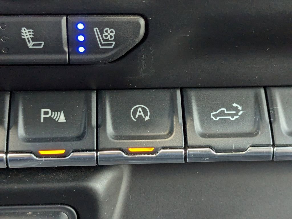 Certified 2021 Chevrolet Silverado 1500 LTZ w/ LTZ Convenience Package II image 28