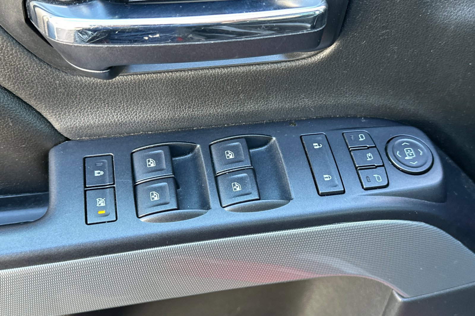 Used 2016 Chevrolet Silverado 1500 LTZ Z71 w/ LTZ Plus Package image 12