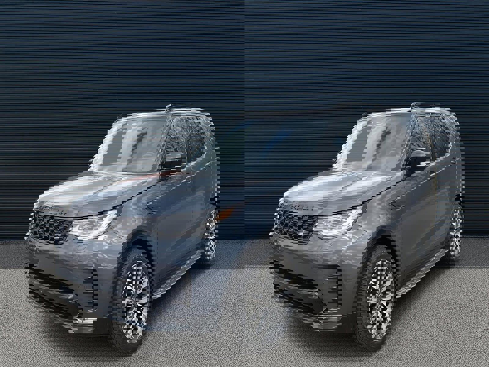 Used 2025 Land Rover Discovery Dynamic SE image 1