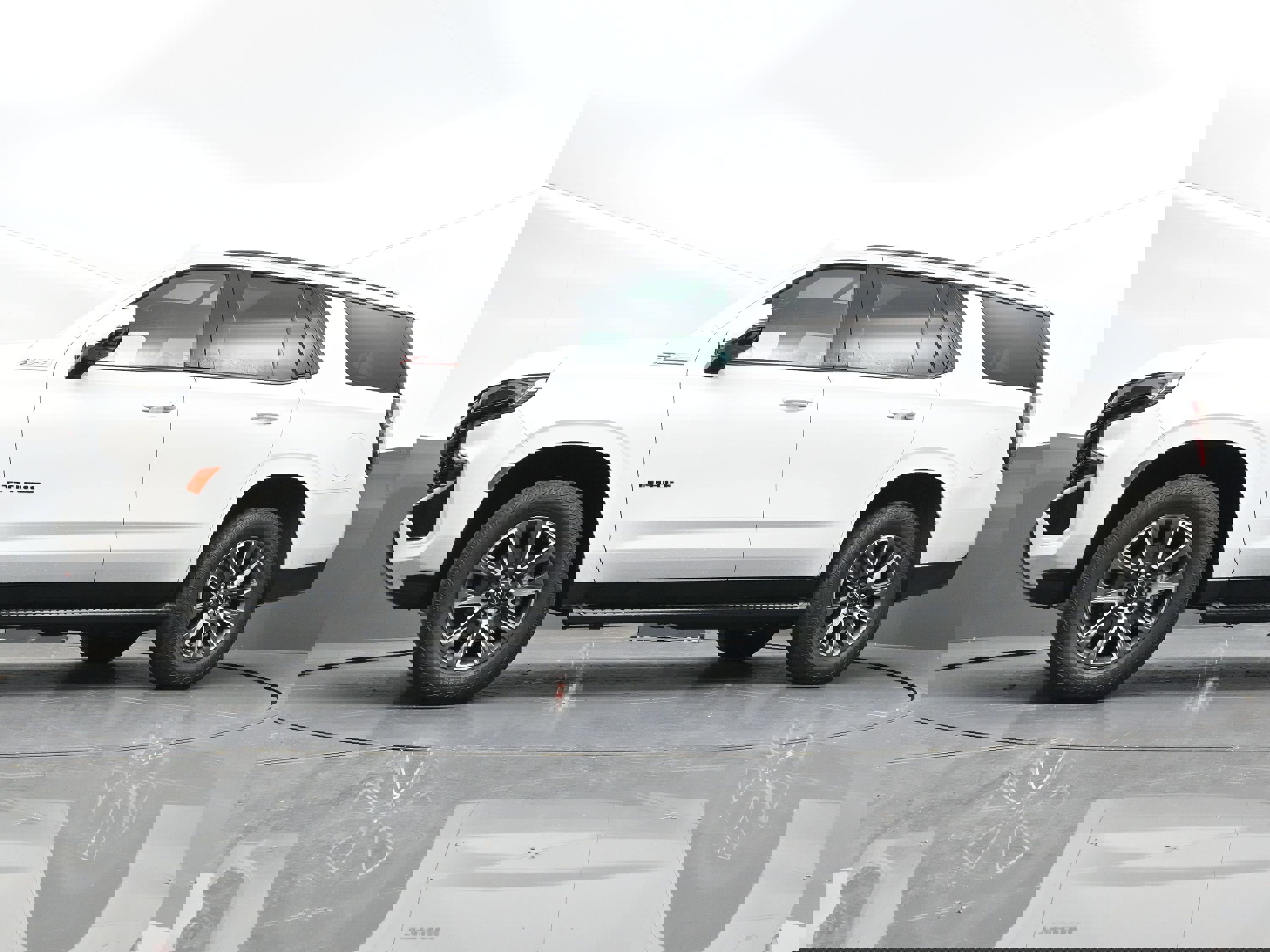 Used 2023 Chevrolet Tahoe Z71 w/ Luxury Package image 49