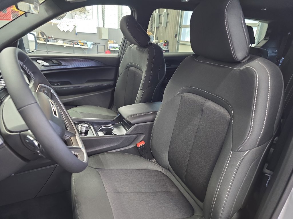 New 2026 Jeep Grand Cherokee L Laredo AWD/4WD image 16