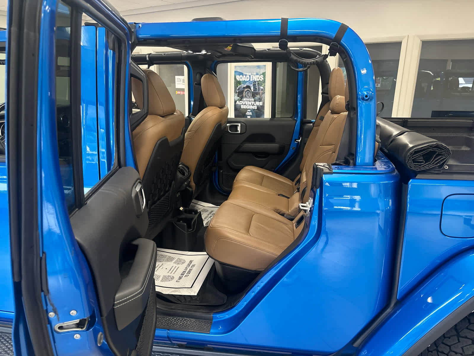 Used 2022 Jeep Gladiator Rubicon w/ Cold Weather Group image 14