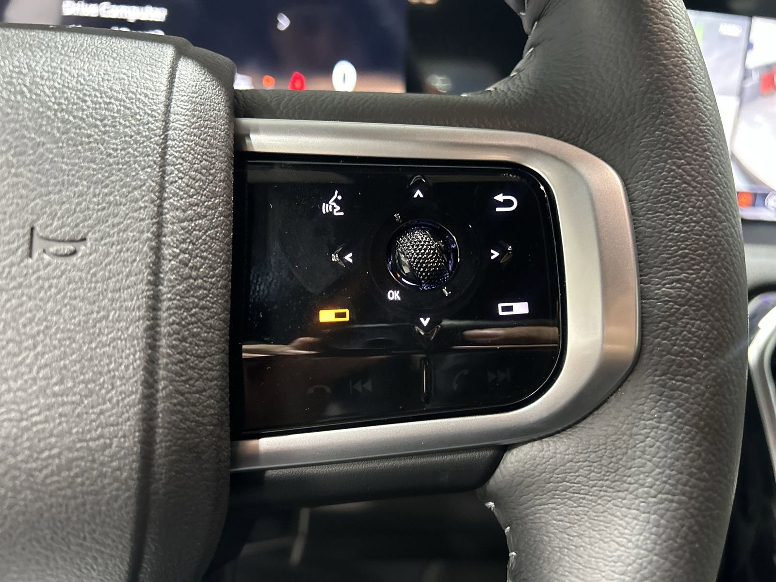New 2026 Nissan Armada SL w/ Captain's Chari Seat Package image 20