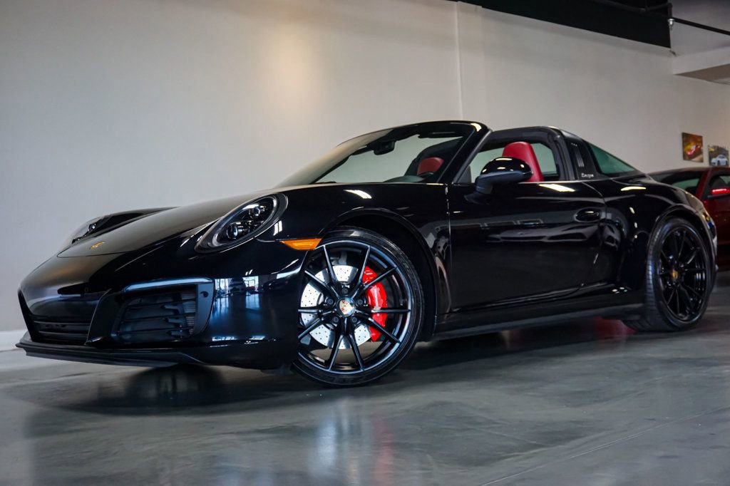 Used 2019 Porsche 911 Targa 4S image 1