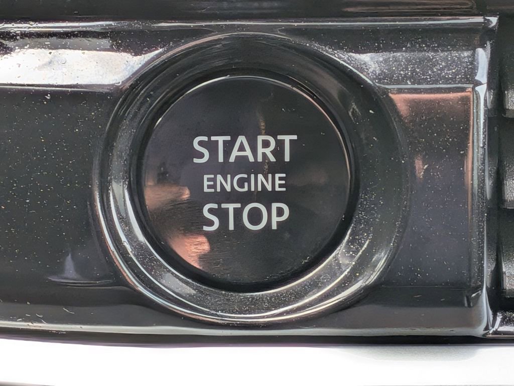 Used 2025 Nissan Pathfinder SL w/ SL Premium Package image 16