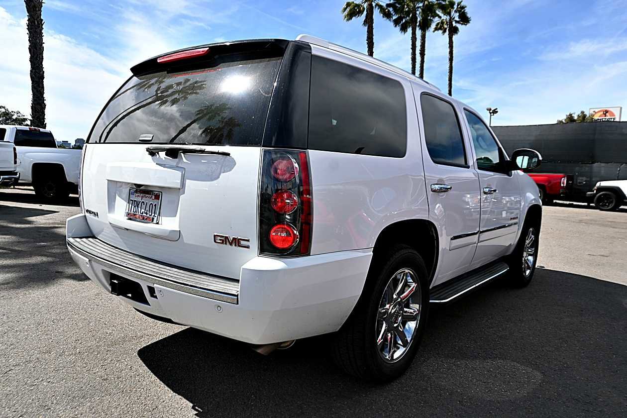 Used 2013 GMC Yukon Denali AWD/4WD image 7