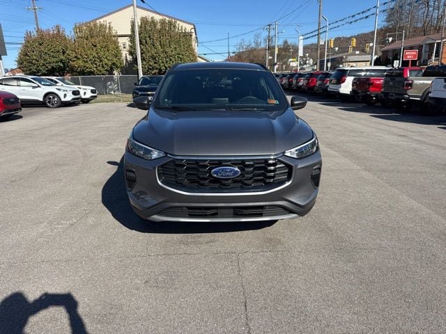 New 2026 Ford Escape ST-Line w/ Cold Weather Package AWD/4WD image 3