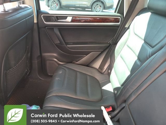 Used 2014 Volkswagen Touareg TDI AWD/4WD image 17