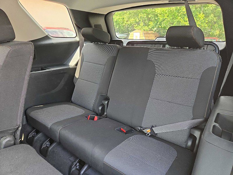 Used 2021 Chevrolet Traverse LS image 13