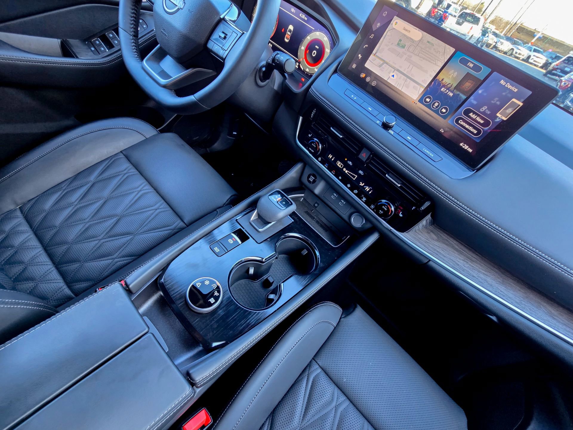 Used 2025 Nissan Rogue Platinum w/ Platinum Premium Package image 21