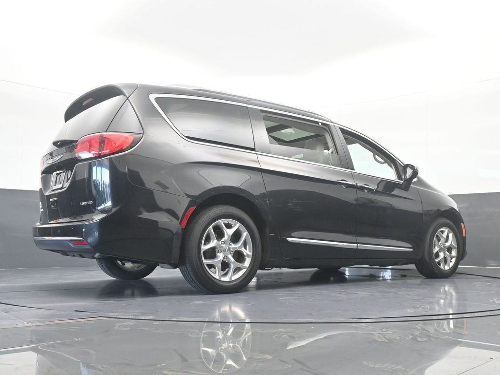 Used 2019 Chrysler Pacifica Limited image 64