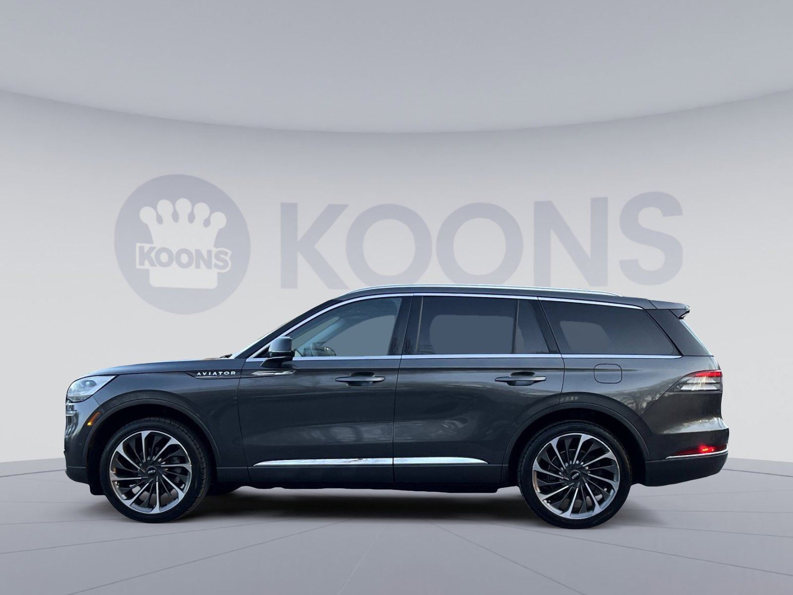 Used 2020 Lincoln Aviator Reserve w/ Equipment Group 202A image 2