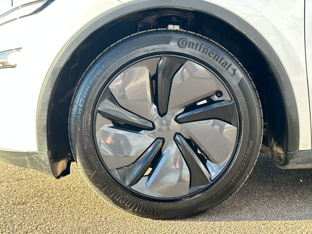 Used 2026 Tesla Model Y AWD image 29