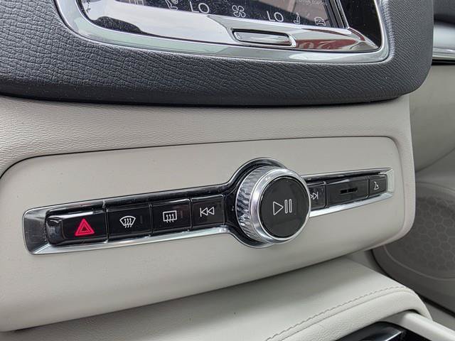 Used 2023 Volvo XC90 B5 Core AWD/4WD image 23