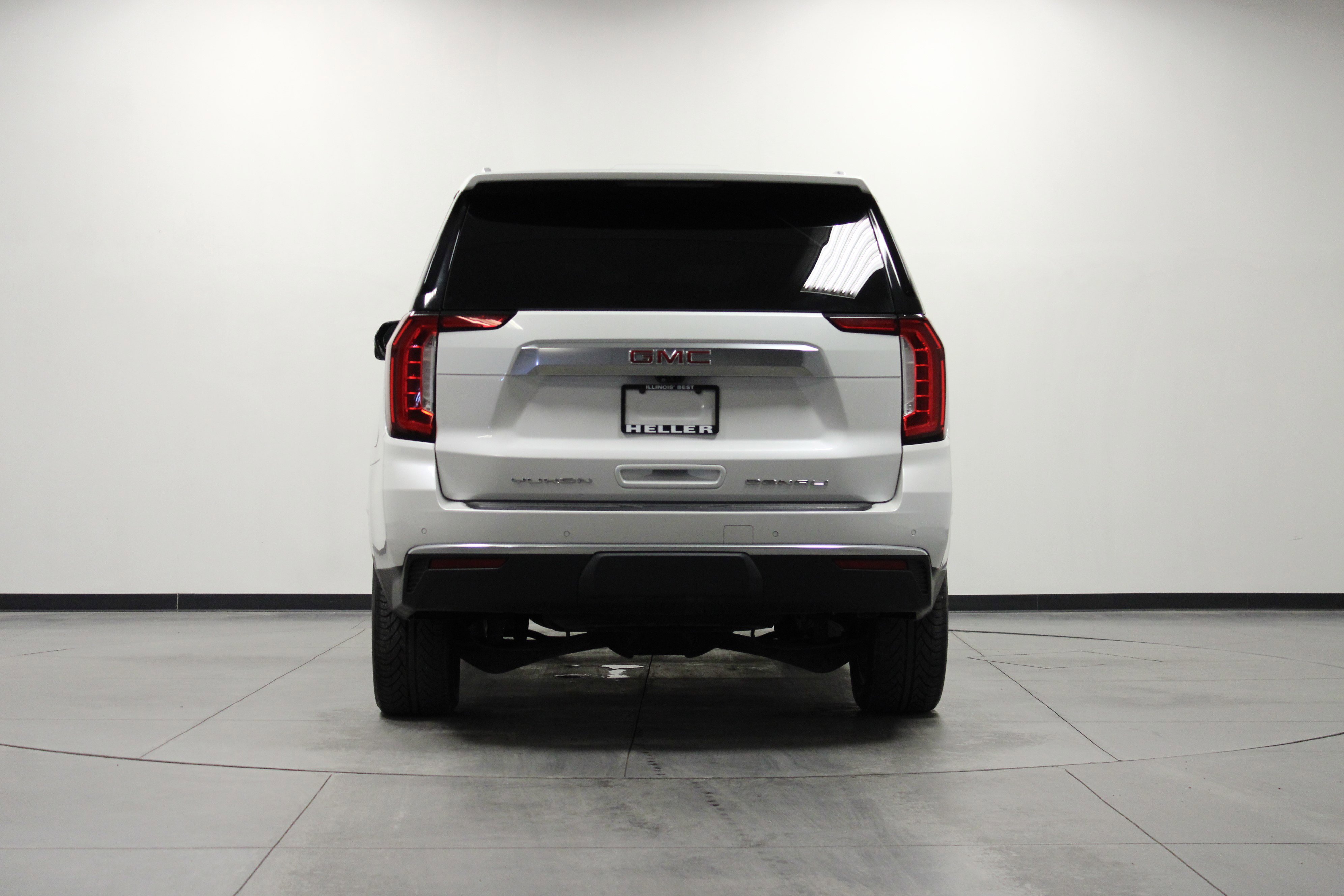 Used 2021 GMC Yukon Denali w/ Denali Premium Package image 5