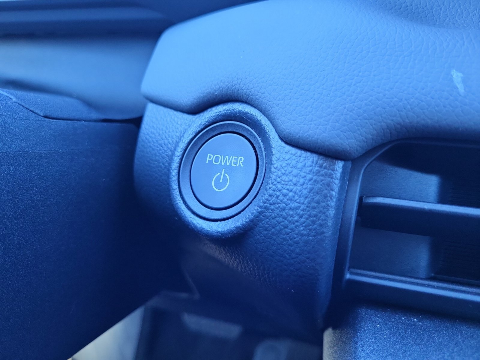 Used 2026 Toyota RAV4 LE AWD/4WD image 30