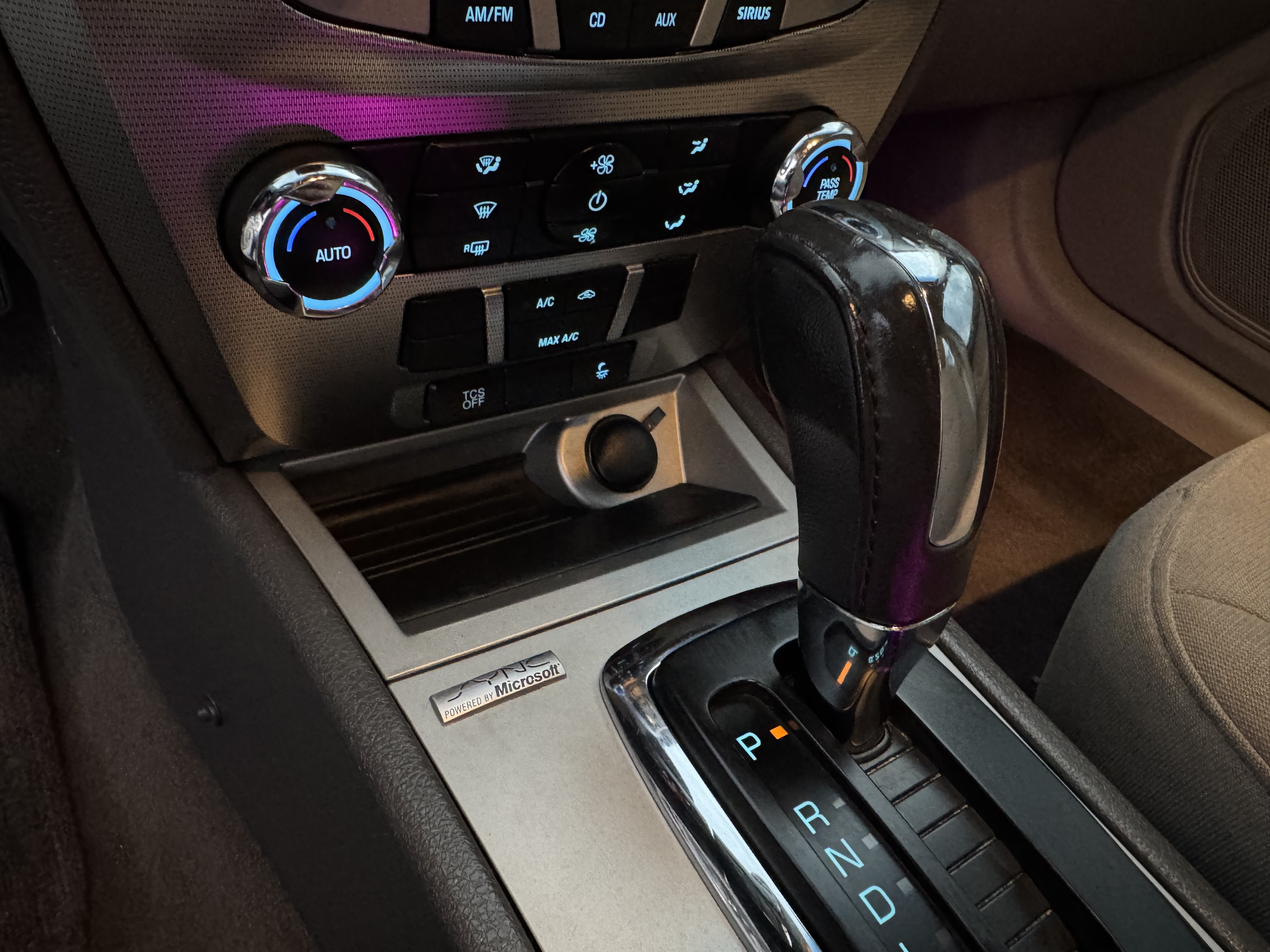 Used 2012 Ford Fusion Hybrid FWD image 23