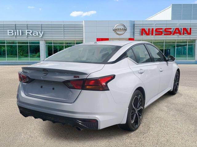 Certified 2025 Nissan Altima 2.5 SR w/ SR Premium Package FWD image 4