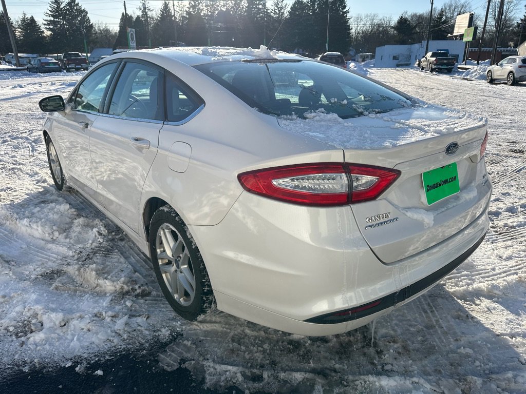 Used 2014 Ford Fusion SE image 5