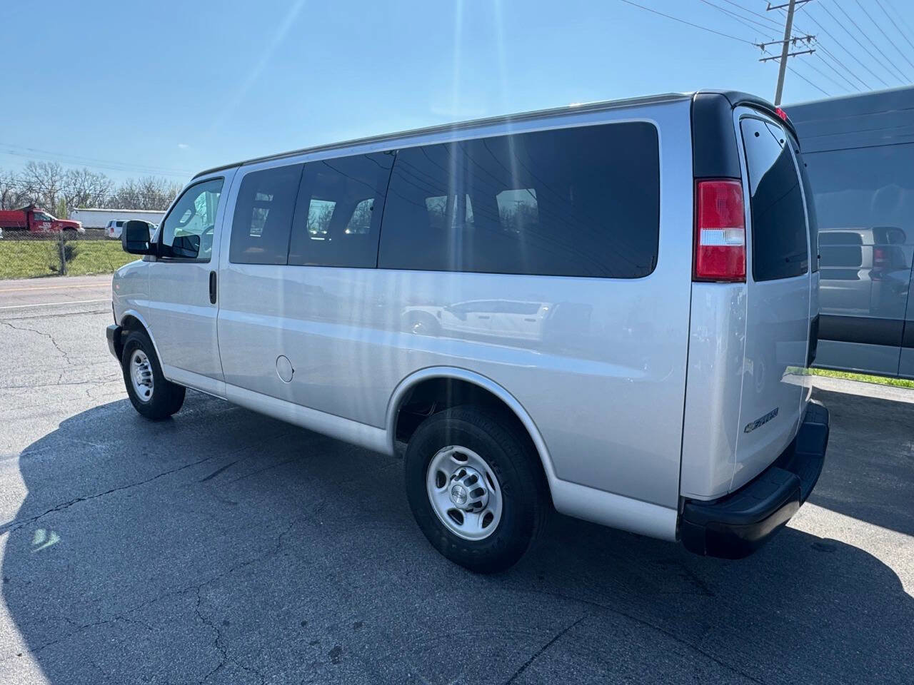 Used 2019 Chevrolet Express 2500 LS w/ Driver Convenience Package image 9