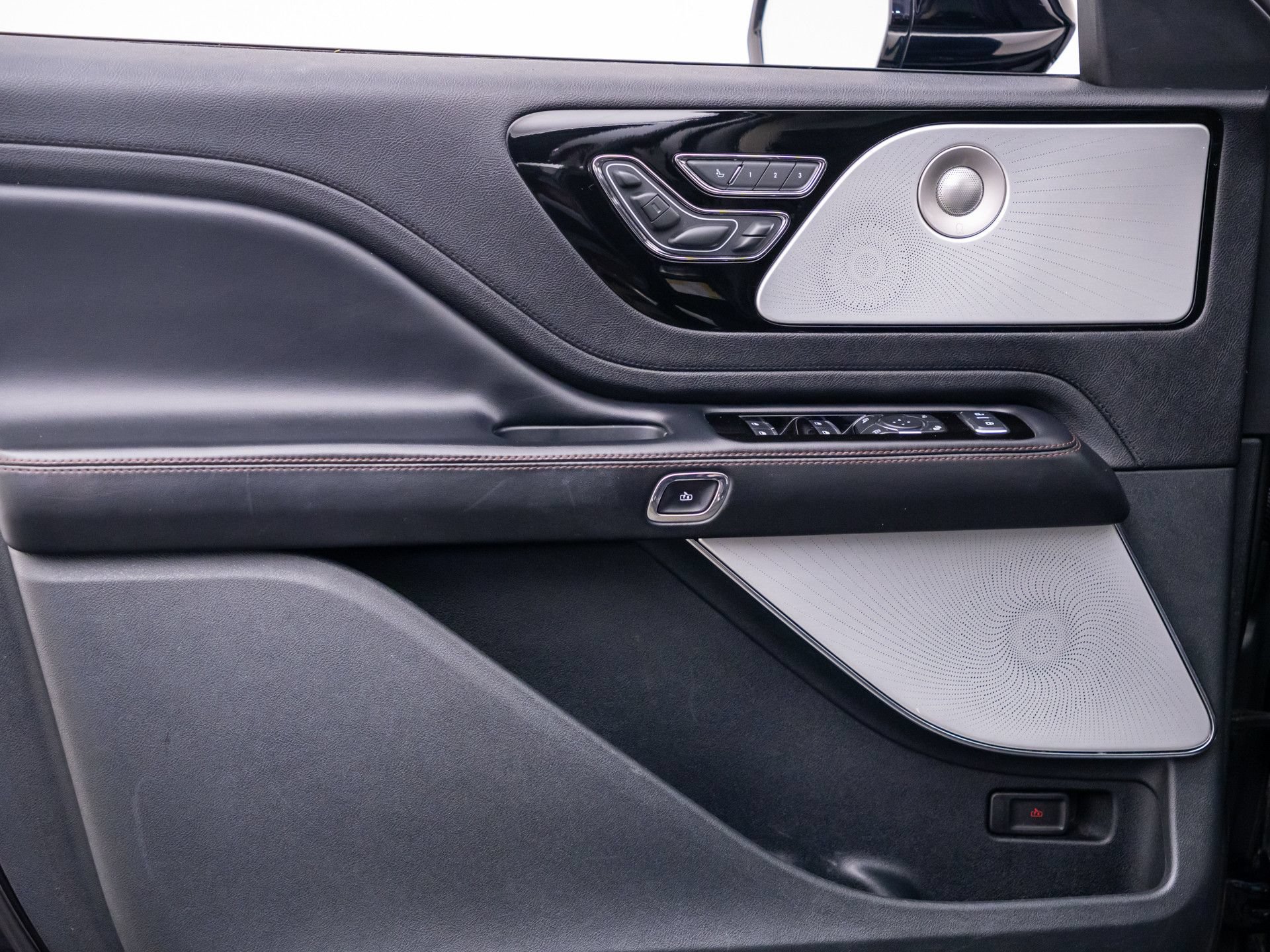 Used 2020 Lincoln Aviator Reserve w/ Equipment Group 202A AWD/4WD image 12