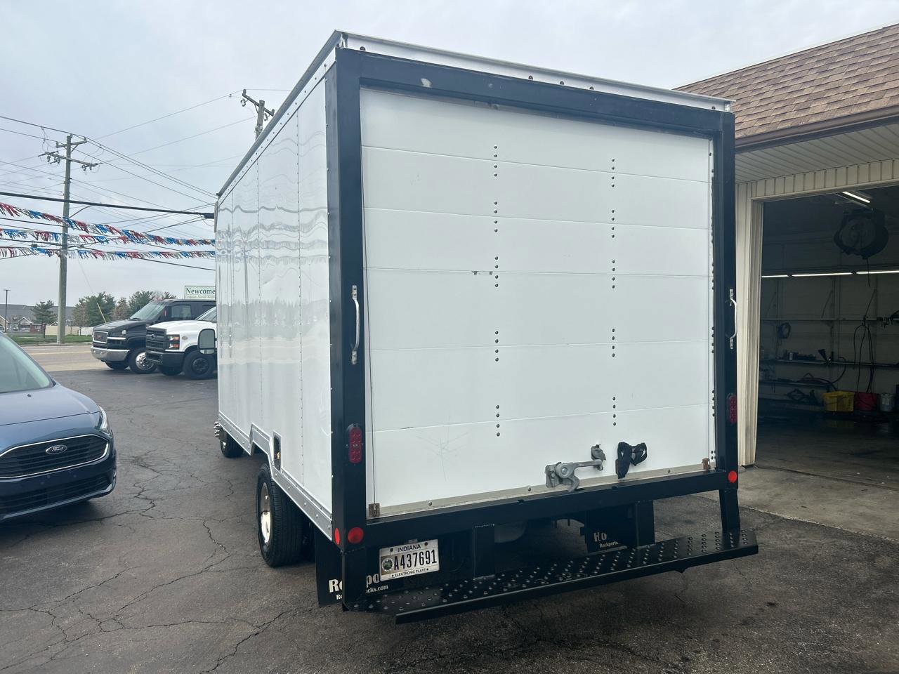 Used 2019 Ford E-350 and Econoline 350 Super Duty w/ Power Windows & Locks Group RWD image 6