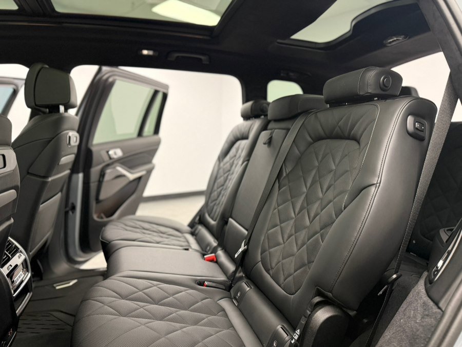Used 2026 BMW X7 xDrive40i w/ Executive Package image 42