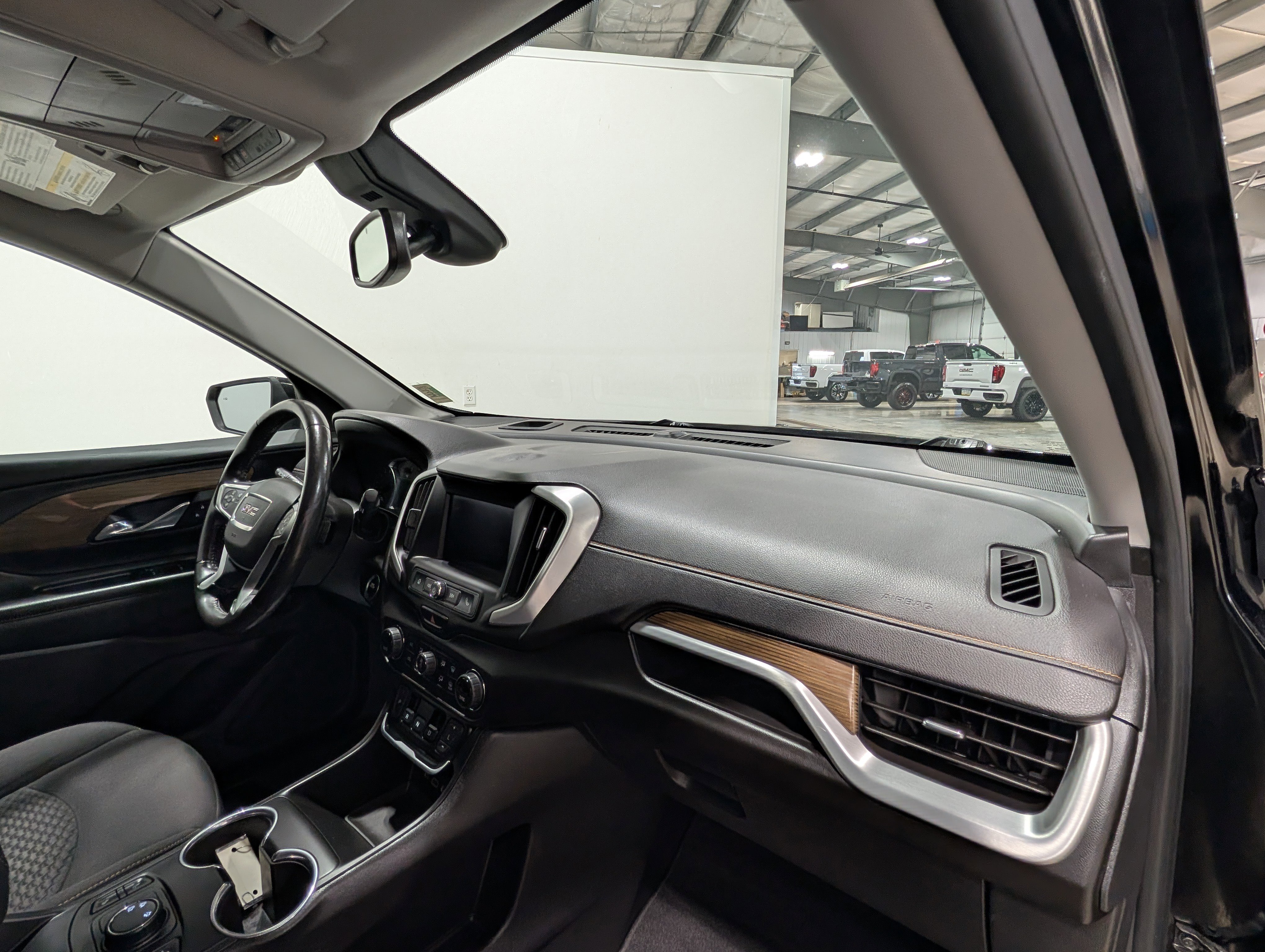 Used 2020 GMC Terrain SLE w/ Driver Convenience Package AWD/4WD image 19