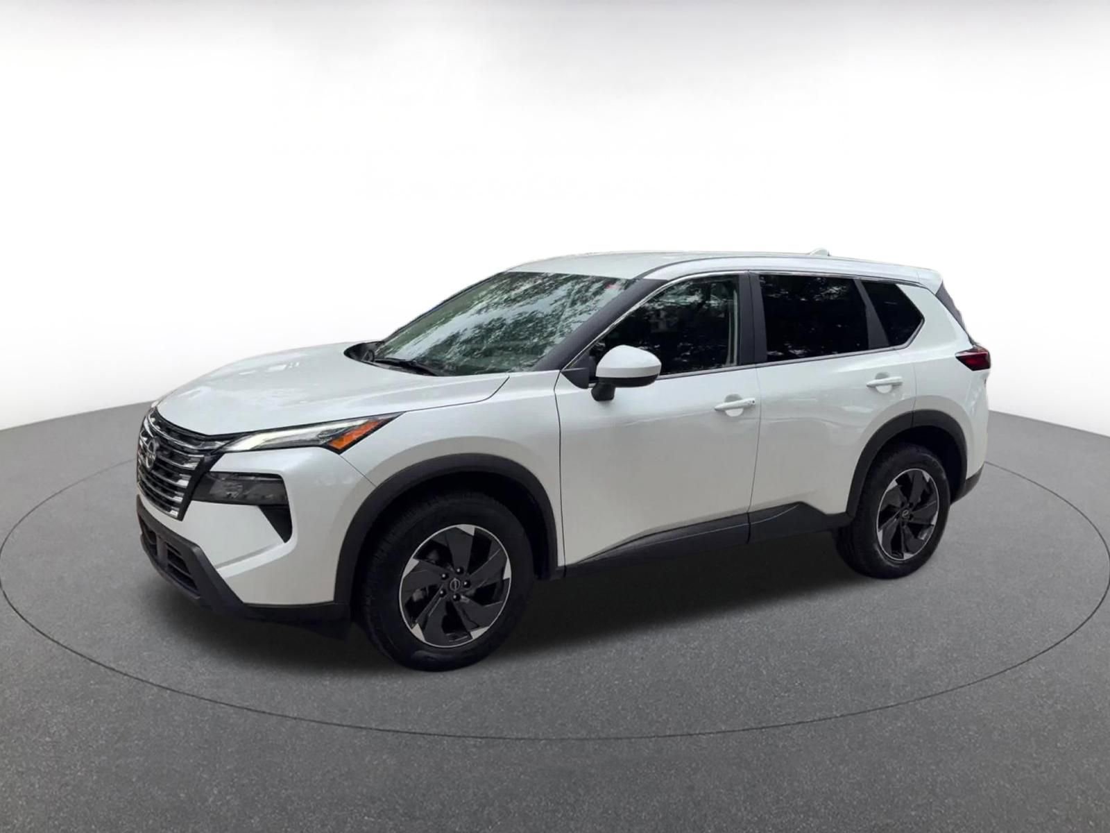 Used 2025 Nissan Rogue SV AWD/4WD image 8