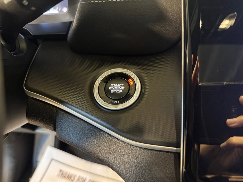 Used 2025 Jeep Grand Cherokee Laredo X w/ Luxury Tech Group I image 29