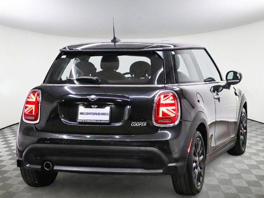 Used 2023 MINI Cooper 2-Door Hardtop FWD image 5