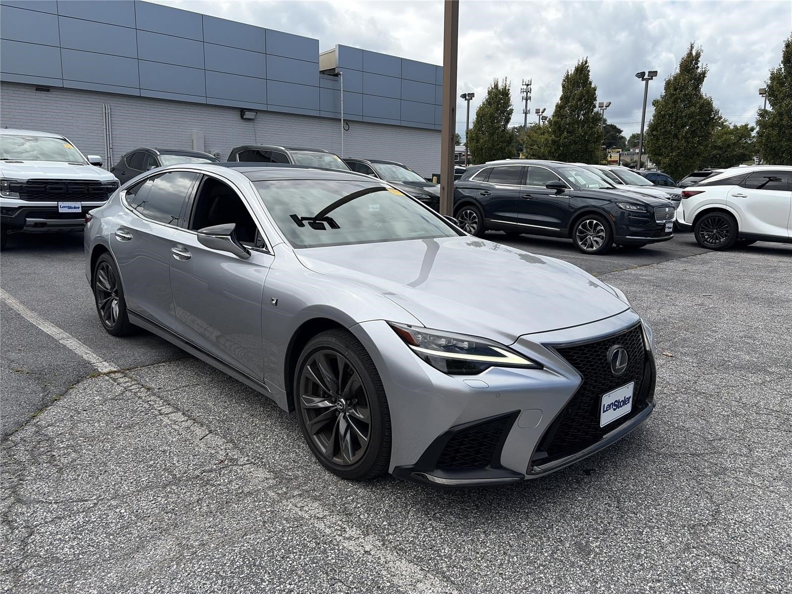 Used 2023 Lexus LS 500 F Sport w/ Accessory Package (Z2) AWD/4WD image 7