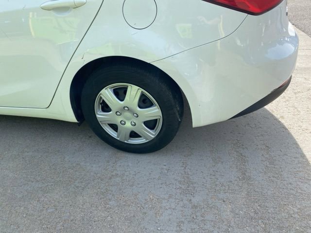 Used 2016 Kia Forte LX image 12