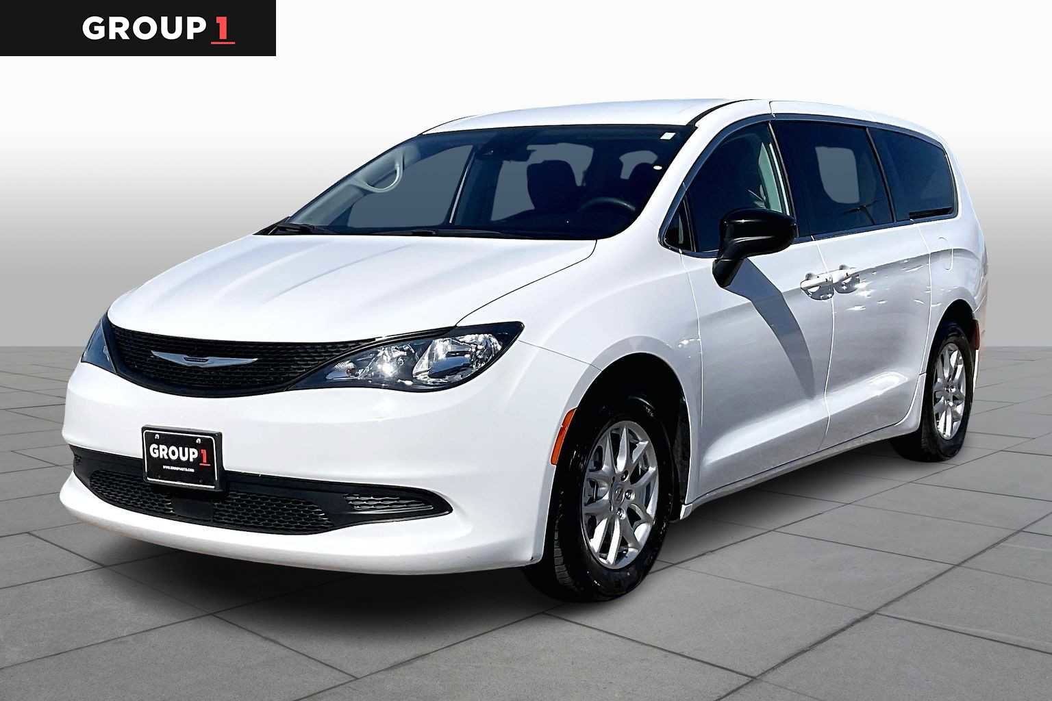 Used 2024 Chrysler Voyager LX image 1