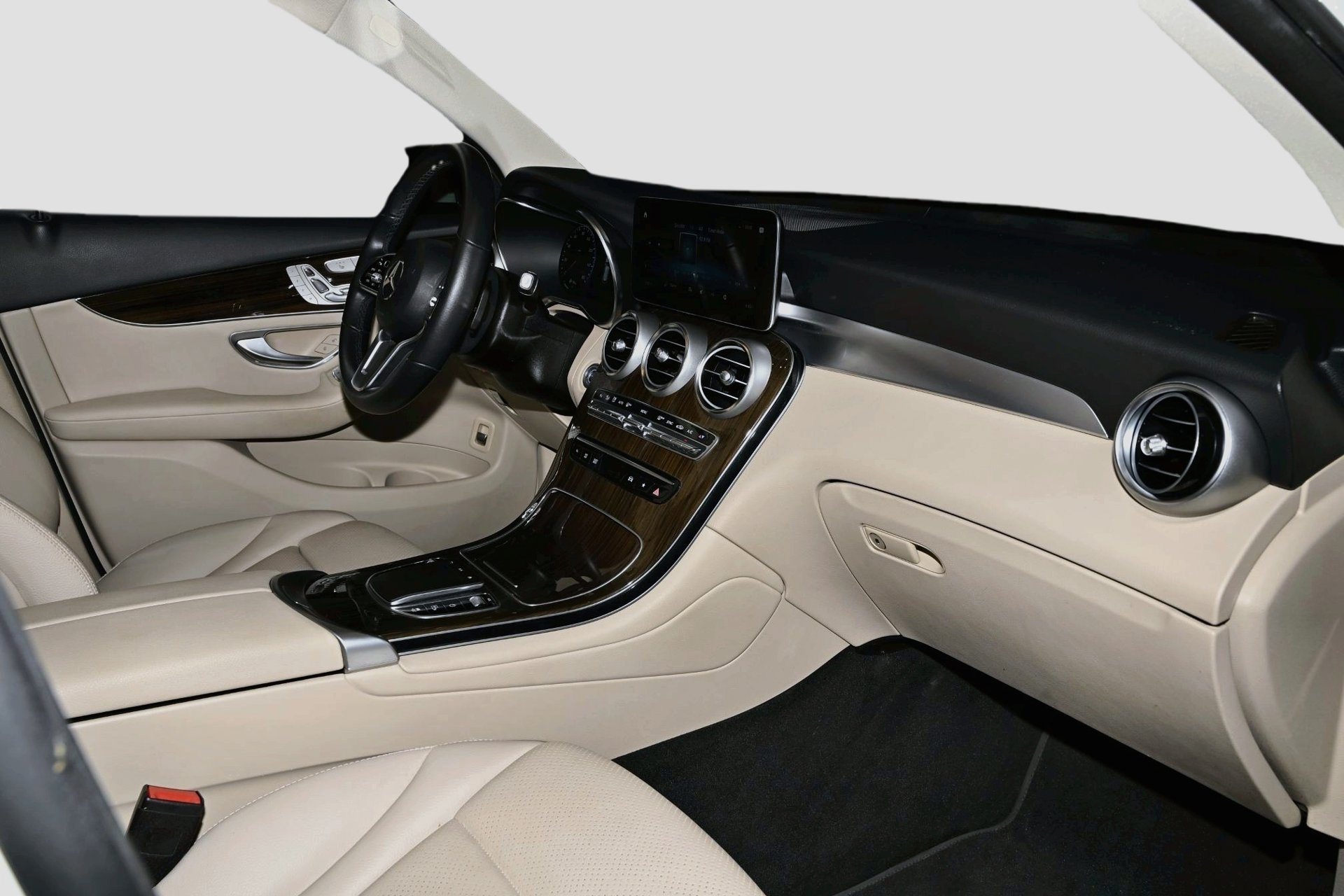 Used 2022 Mercedes-Benz GLC 300 image 13