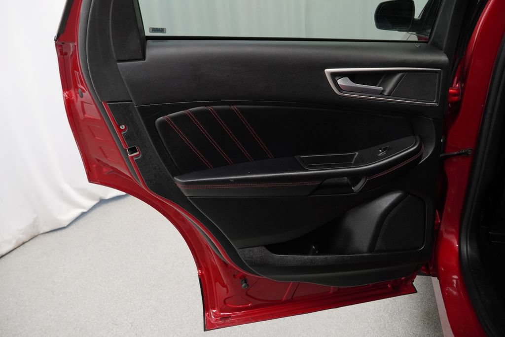 Used 2021 Ford Edge ST-Line FWD image 25