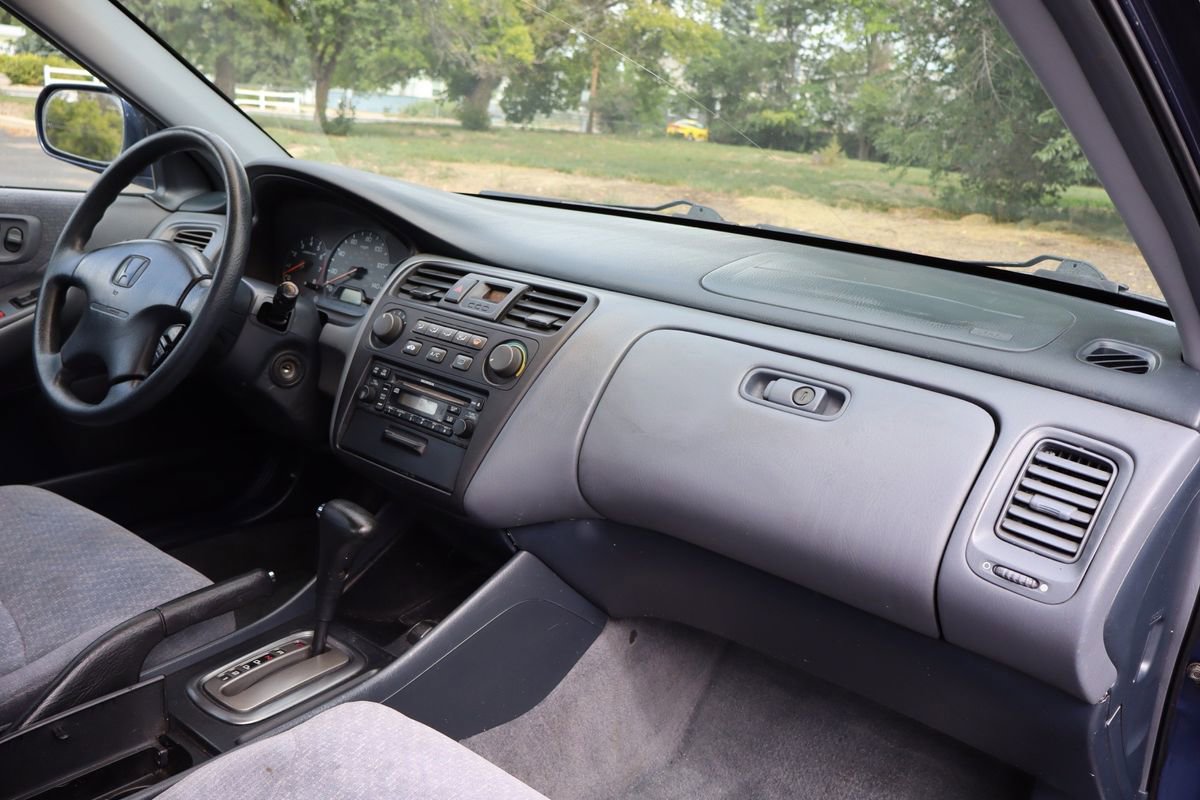 Used 2001 Honda Accord LX image 17